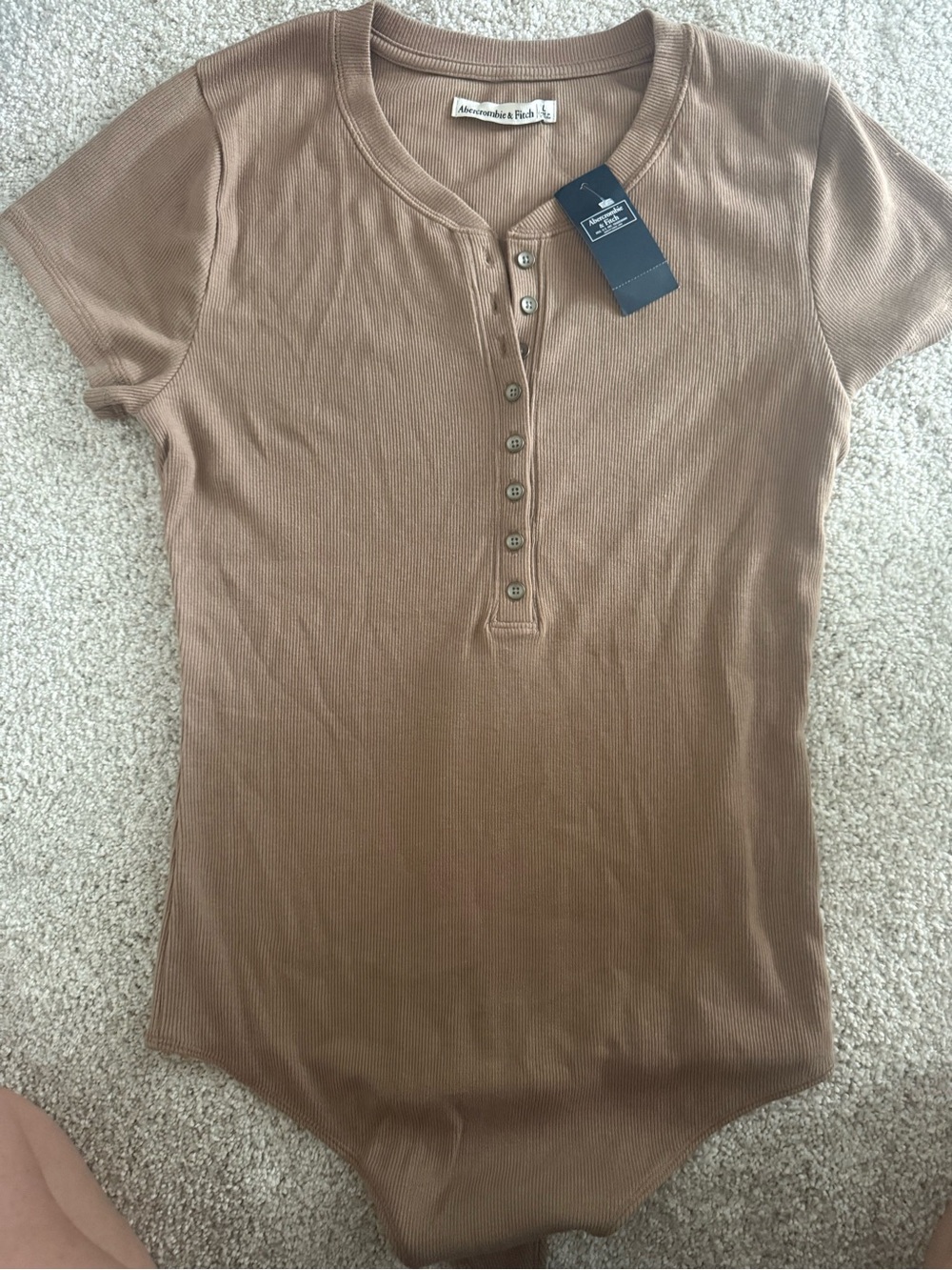 NWT Abercrombie Ribbed Button up T shirt bodysuit Size Large